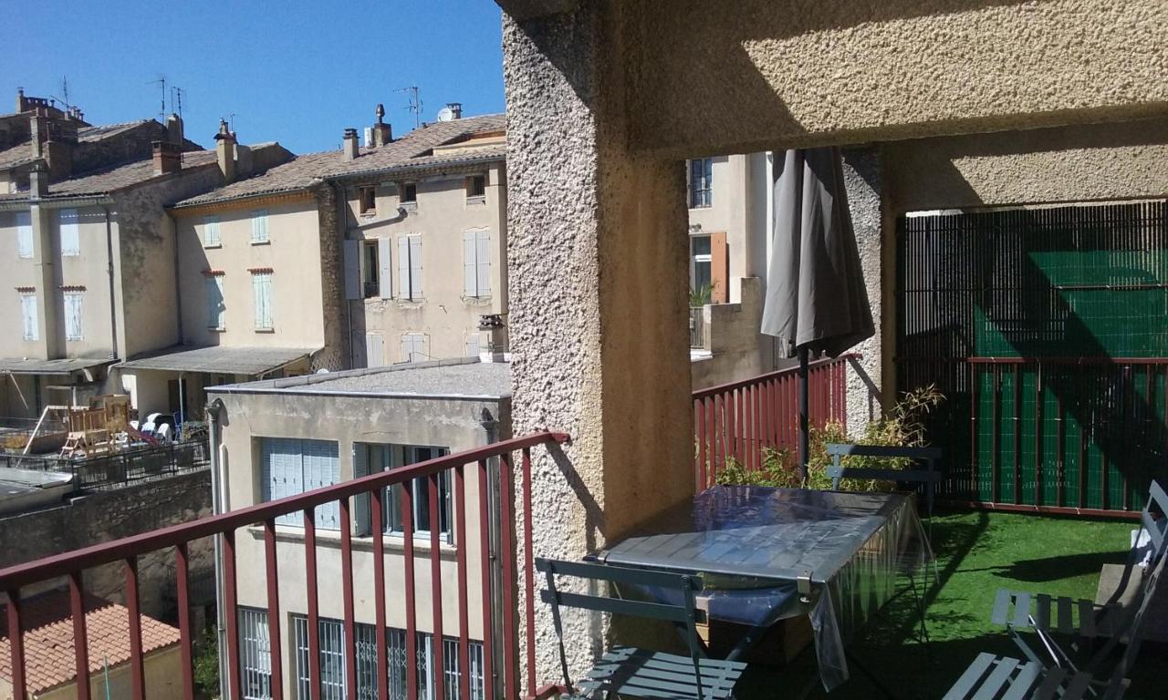 Appartement Climatise Avec Terrasse Au Coeur De Nyons Eksteriør bilde